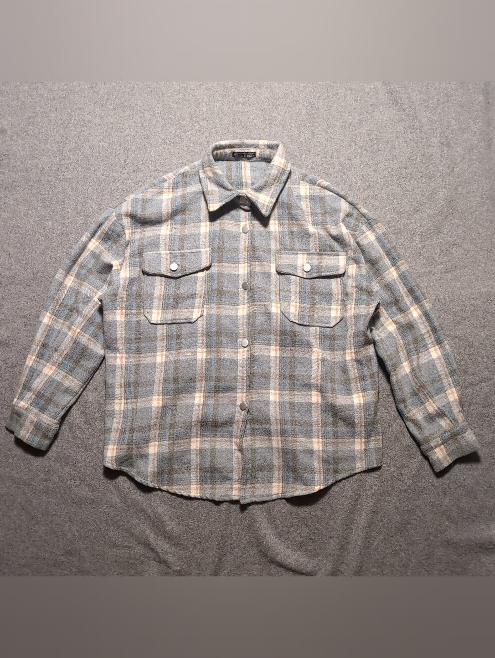 Dazy Grey and Light Blue Flannel Button Up Size XL Fall Pockets Collar EUC